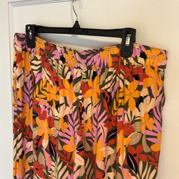 New Loft Floral Wide-Leg Pants Size Large - Picture 6 of 8
